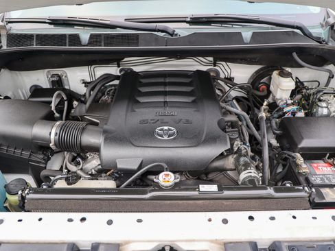 Used 2021 Toyota Tundra SR5 w/ SR5 Leather Package RWD image 17