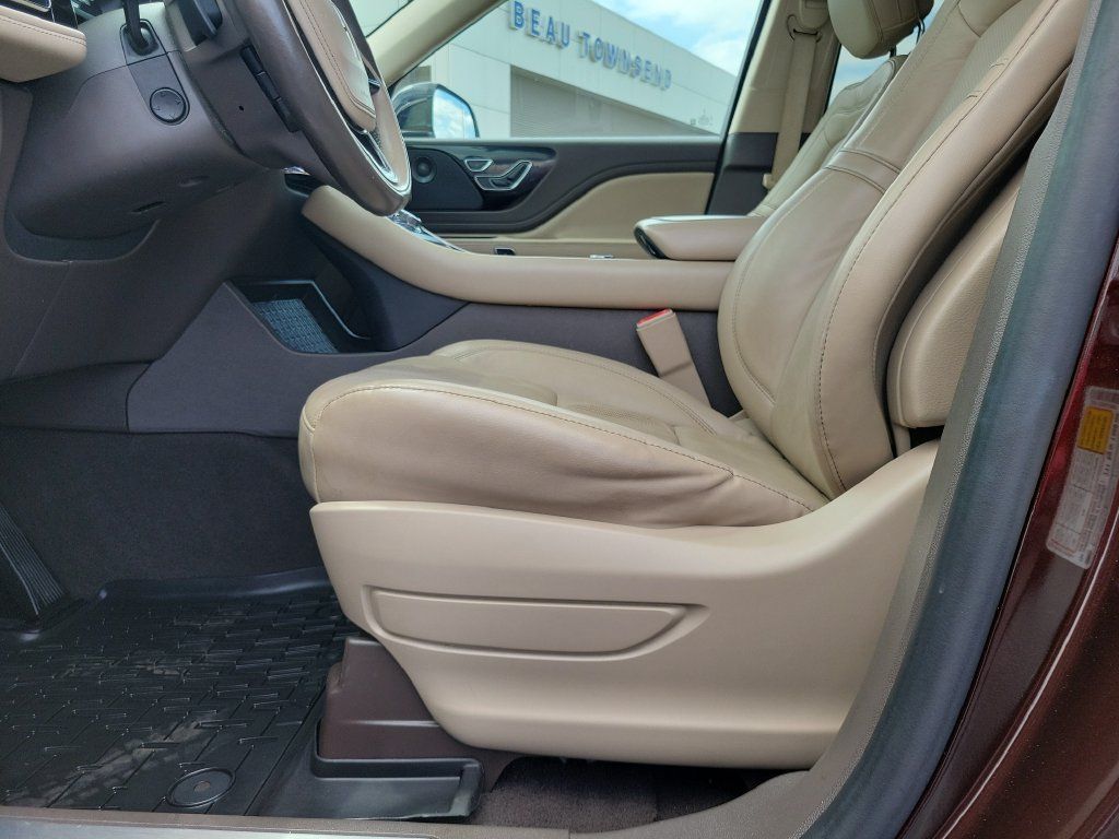 Used 2020 Lincoln Aviator Reserve w/ Elements Package Plus AWD/4WD image 19