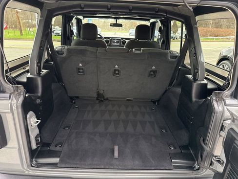 Used 2019 Jeep Wrangler Unlimited Sport S image 25
