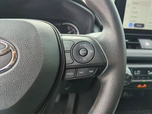 Certified 2025 Toyota RAV4 XLE FWD image 19