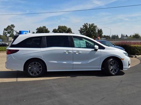 Certified 2026 Honda Odyssey Touring image 3