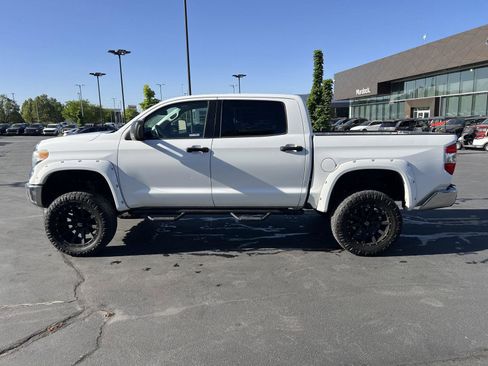 Used 2014 Toyota Tundra SR5 w/ SR5 Upgrade Package AWD/4WD image 12