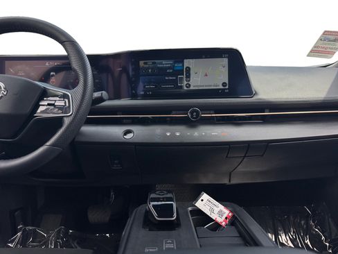 Used 2024 Nissan Ariya FWD image 11