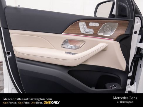New 2026 Mercedes-Benz GLS 450 4MATIC image 15