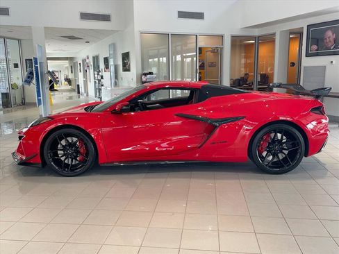 Used 2025 Chevrolet Corvette Z06 image 27