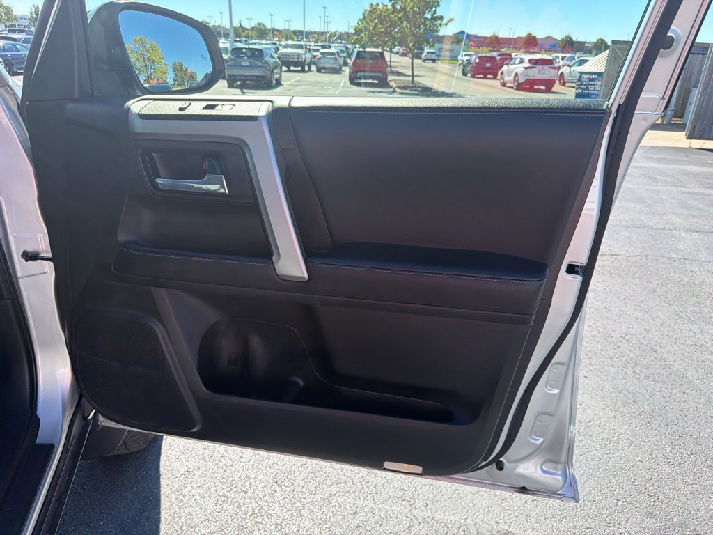Used 2023 Toyota 4Runner SR5 Premium w/ Moonroof Package AWD/4WD image 31