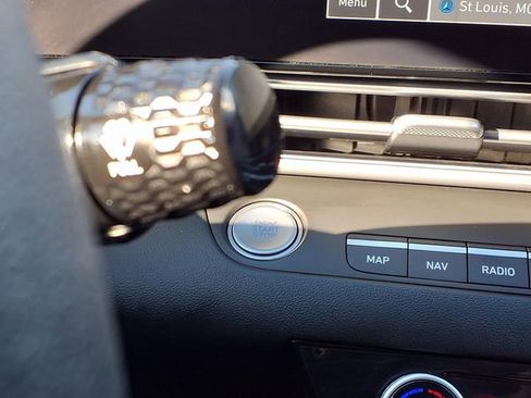 Used 2024 Hyundai Elantra SEL image 10