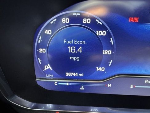 Used 2024 Chevrolet Suburban High Country image 23