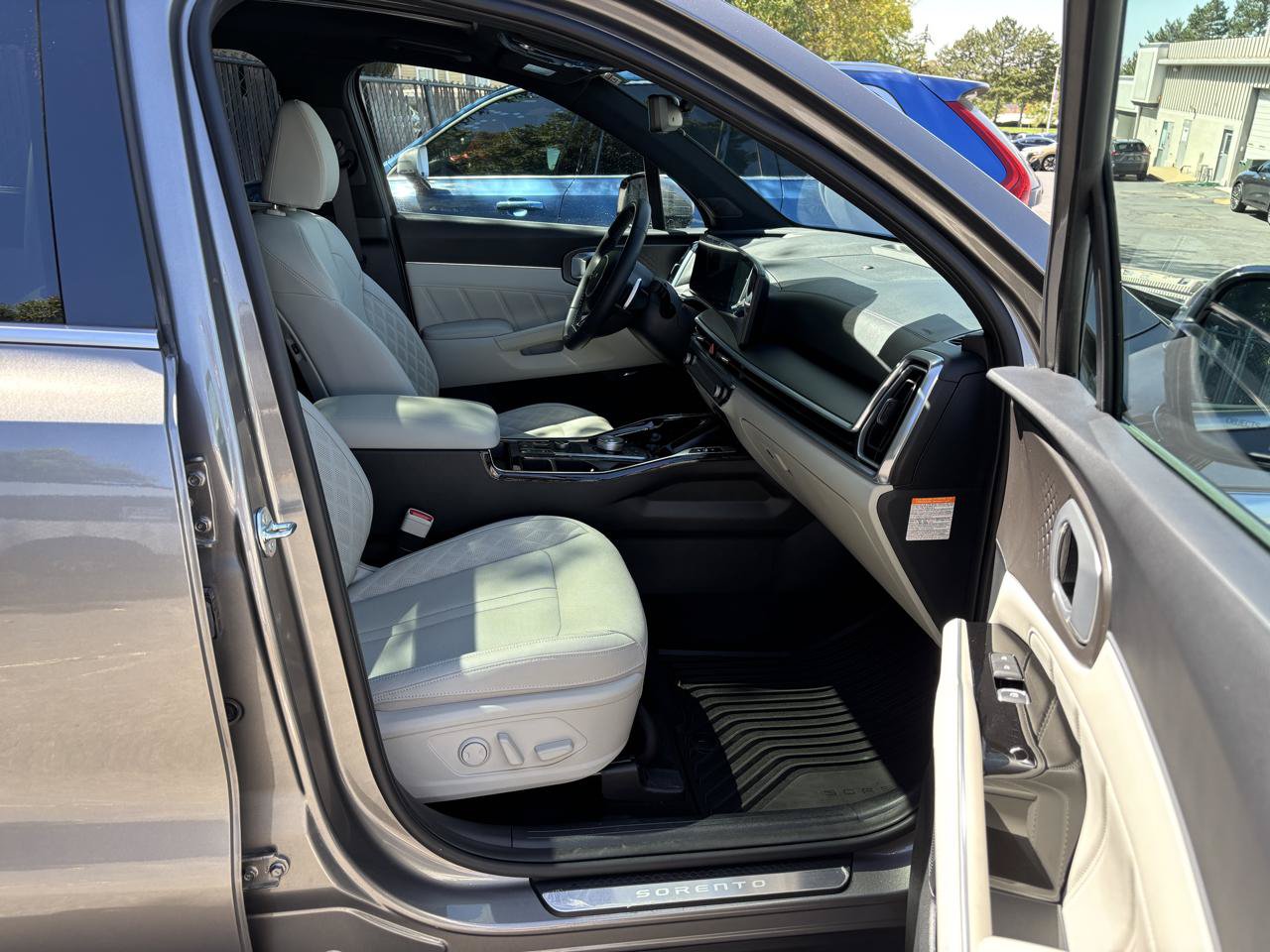 Used 2025 Kia Sorento SX Prestige AWD/4WD image 23