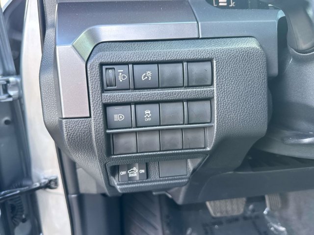 Used 2025 Toyota Tacoma SR5 AWD/4WD image 26