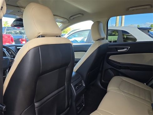 Used 2021 Ford Edge SEL w/ Convenience Package image 17