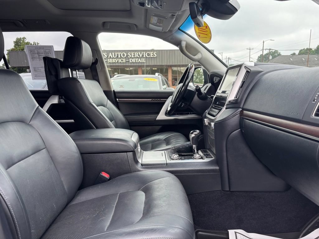 Used 2017 Toyota Land Cruiser AWD/4WD image 27