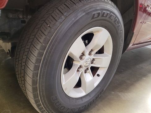 Used 2019 RAM 1500 Classic SLT AWD/4WD image 31