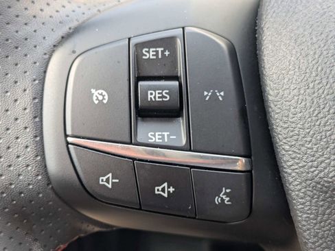 Used 2025 Ford Escape ST-Line AWD/4WD image 32