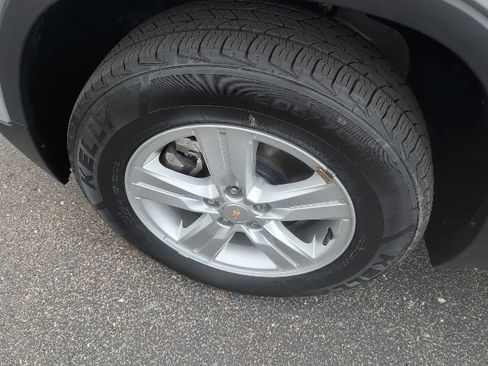 Used 2022 Chevrolet Trax LS w/ Tint and Cruise Package AWD/4WD image 14