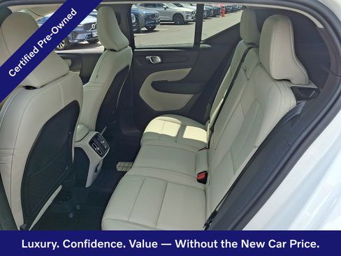 Certified 2024 Volvo XC40 B5 Plus w/ Protection Package Premier AWD/4WD image 11