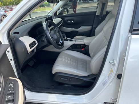 Used 2023 Honda HR-V EX-L image 2