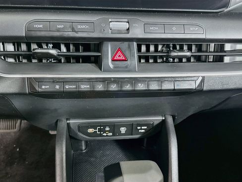 Used 2025 Kia K4 FWD image 23