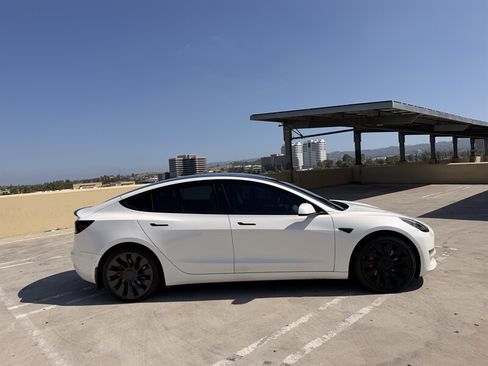Used 2021 Tesla Model 3 Performance AWD/4WD image 9
