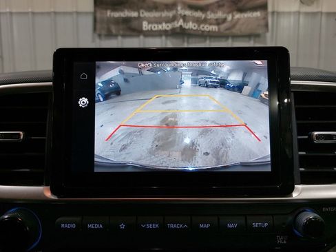 Used 2022 Hyundai Venue Limited FWD image 22