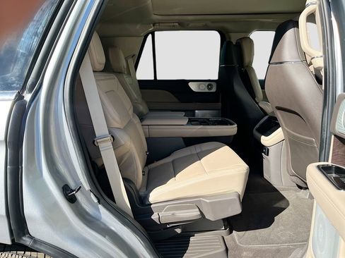 Used 2024 Lincoln Navigator Reserve image 31