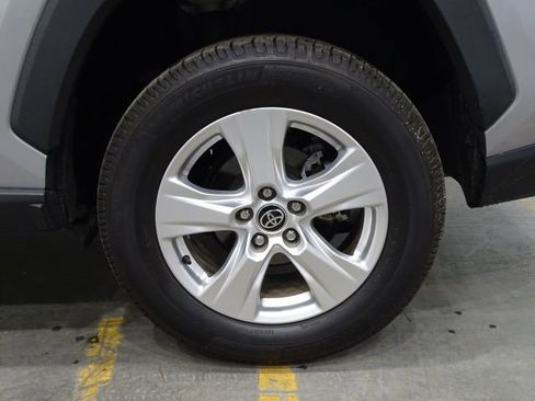 Used 2021 Toyota RAV4 XLE w/ Convenience Package image 41