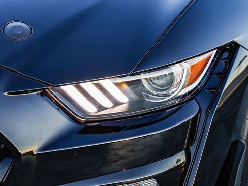 Used 2022 Ford Mustang Shelby GT500 w/ Carbon Fiber Track Pack image 5