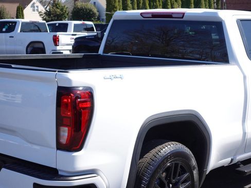 Used 2023 GMC Sierra 1500 Pro w/ Graphite Edition AWD/4WD image 14
