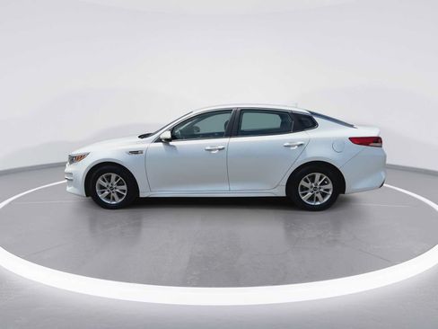 Used 2017 Kia Optima LX FWD image 5
