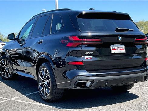 Used 2026 BMW X5 xDrive40i w/ M Sport Package image 11
