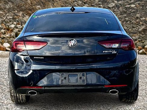 Used 2019 Buick Regal Essence w/ Sights and Sounds Package image 4