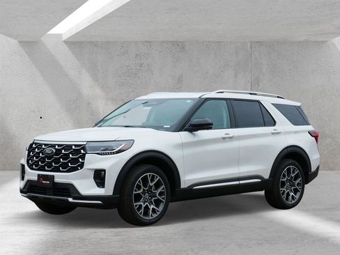 Certified 2025 Ford Explorer Platinum w/ Ultimate Package AWD/4WD image 6