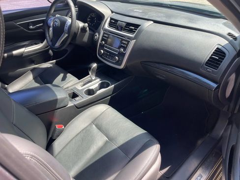 Used 2016 Nissan Altima 2.5 SL w/ Moonroof Package image 14