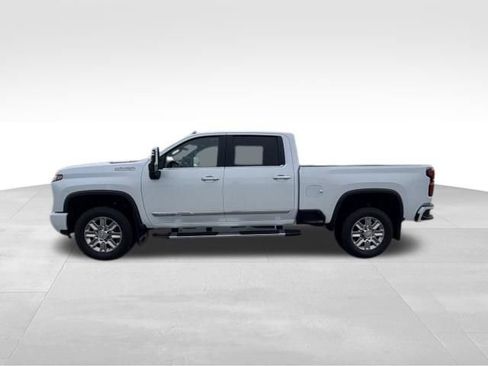 Used 2026 Chevrolet Silverado 3500 High Country w/ High Country Premium Package AWD/4WD image 3