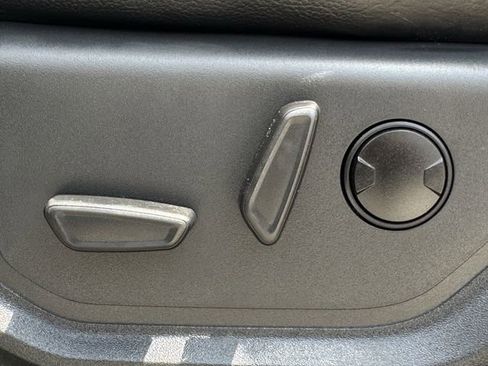 Used 2022 Ford F250 Lariat w/ Lariat Ultimate Package AWD/4WD image 28