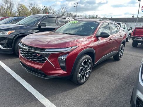 Used 2024 Chevrolet Trax RS w/ Sunroof Package image 1