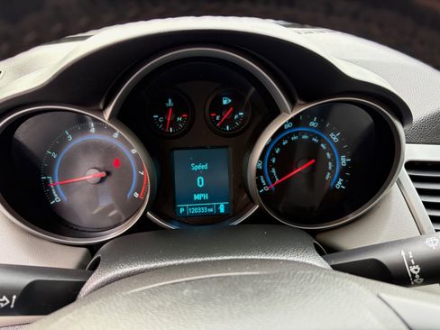 Used 2012 Chevrolet Cruze LT image 34