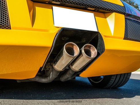 Used 2004 Lamborghini Murcielago Coupe image 62