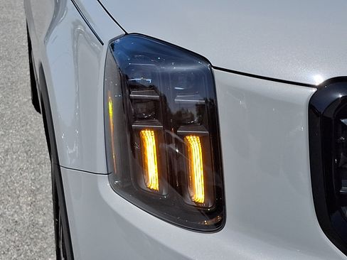 Certified 2024 Kia Telluride EX X-Line AWD/4WD image 9