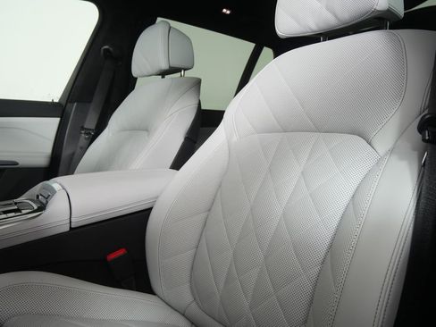 Certified 2026 BMW X7 xDrive40i image 10