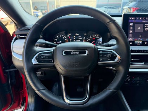 Used 2025 Jeep Compass Limited AWD/4WD image 29