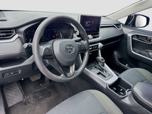 Used 2023 Toyota RAV4 LE image 7