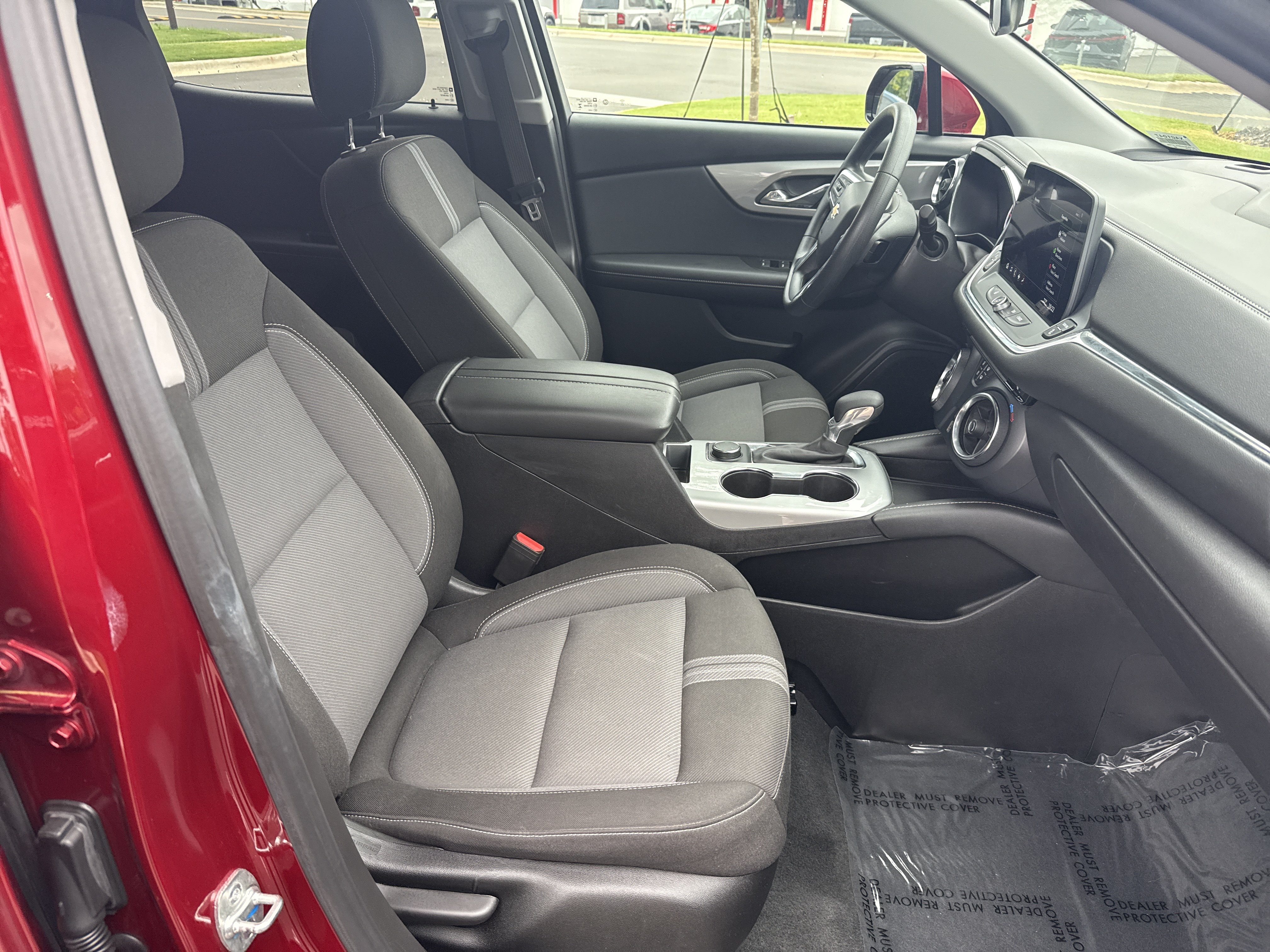 Used 2025 Chevrolet Blazer LT AWD/4WD image 39