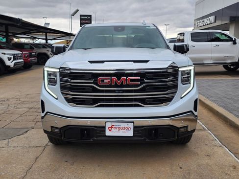 New 2026 GMC Sierra 1500 SLT image 9