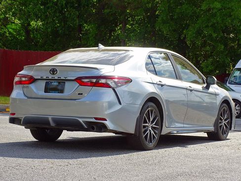 Used 2023 Toyota Camry SE FWD image 9