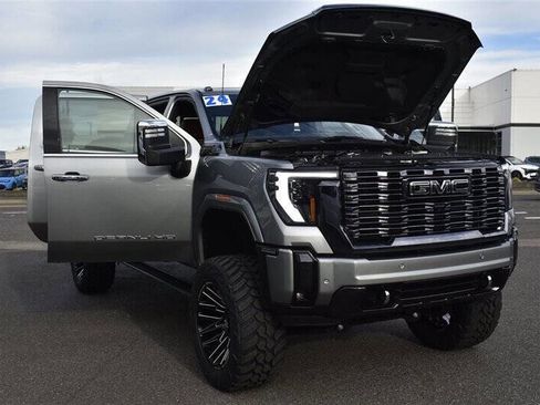 Used 2024 GMC Sierra 3500 Denali Ultimate image 40