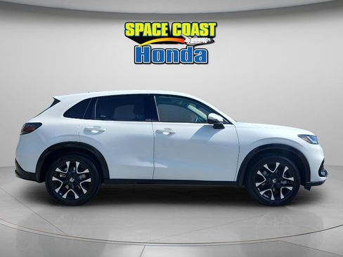 New 2026 Honda HR-V EX-L image 2
