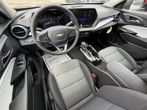 New 2026 Chevrolet Trax LT w/ Midnight Edition FWD image 12