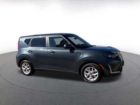 Used 2025 Kia Soul LX w/ LX Technology Package image 2