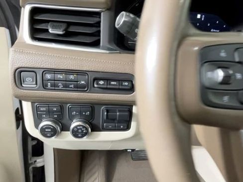 Used 2023 GMC Yukon Denali w/ Denali Reserve Package AWD/4WD image 24